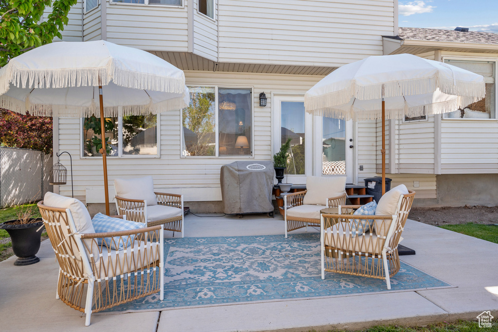 View of patio / terrace with an outdoor living space