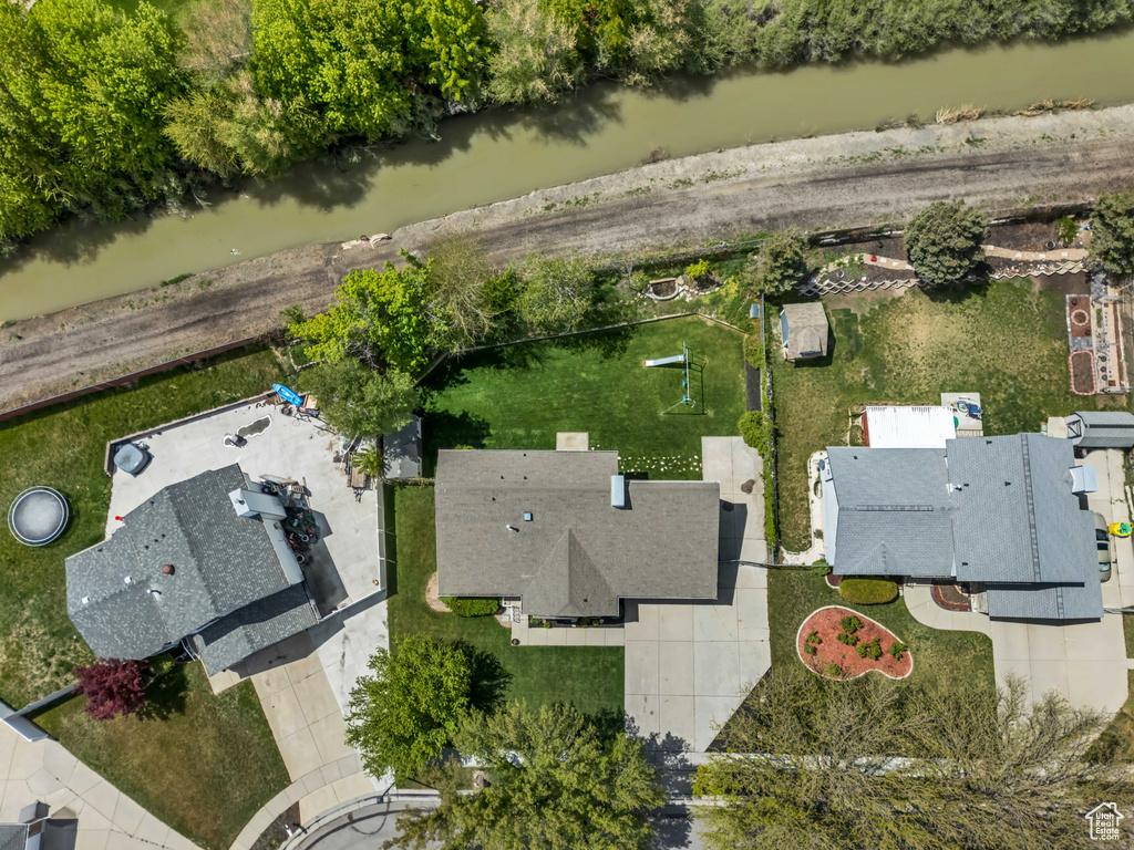 Bird\'s eye view