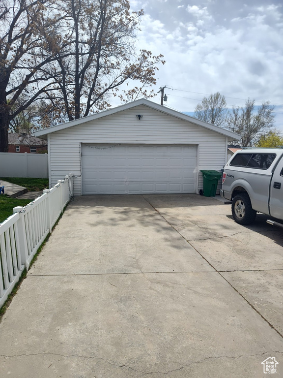 Detached garage with fence