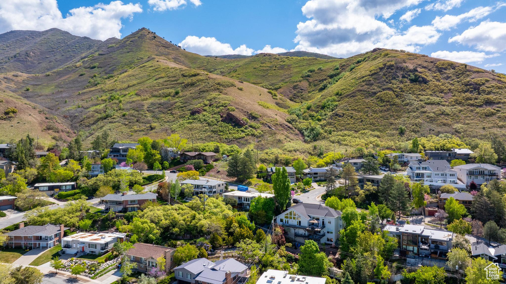 Aerial view featuring a residential view and a mountain view