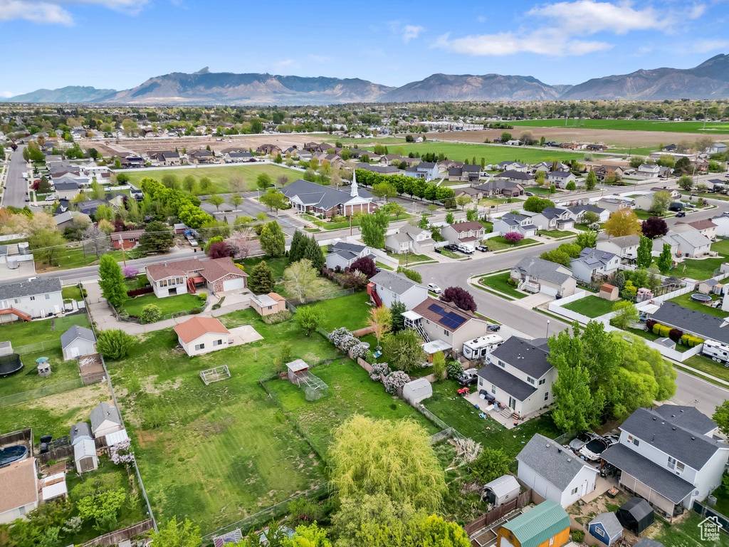 Bird\\\'s eye view with a mountain view and a residential view