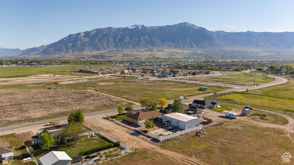Bird\\\\\\\'s eye view featuring a mountain view