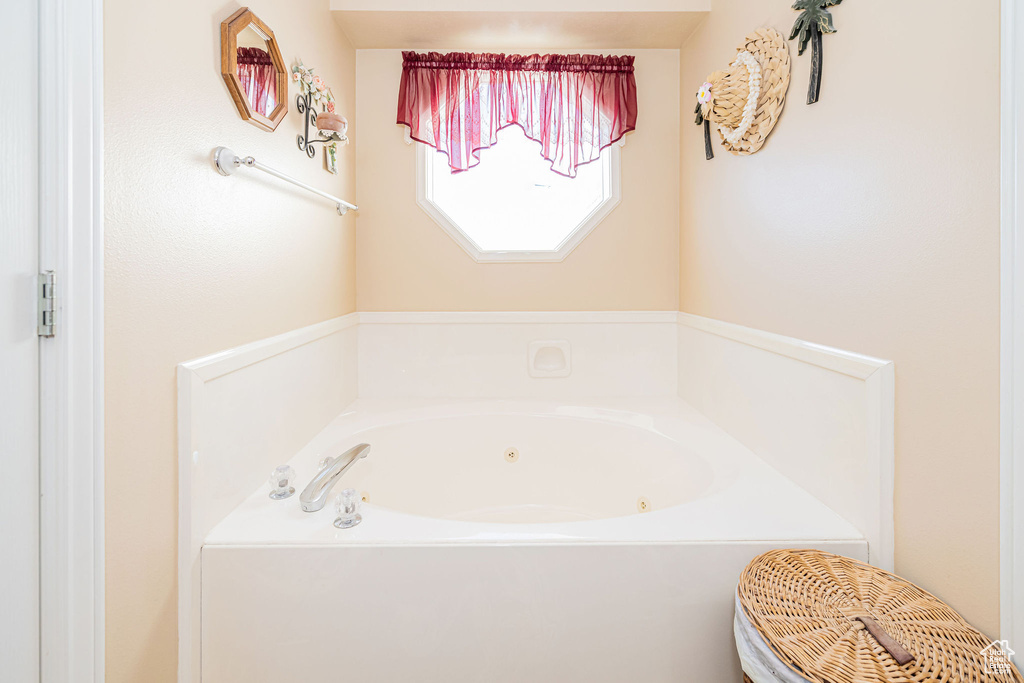 Bathroom featuring a jetted tub