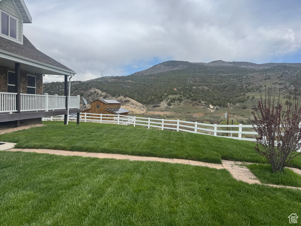 View of yard featuring a mountain view