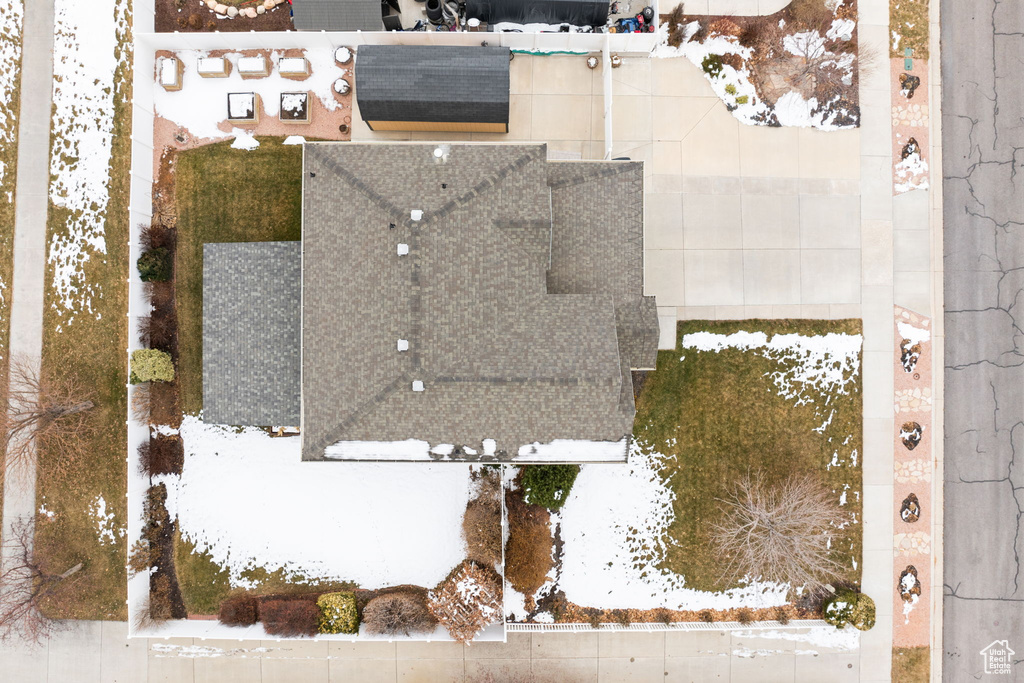 Birds eye view of property