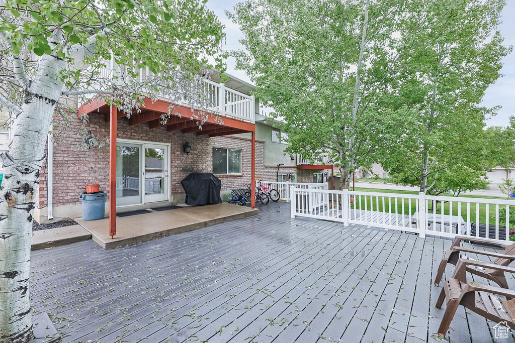 Deck with area for grilling