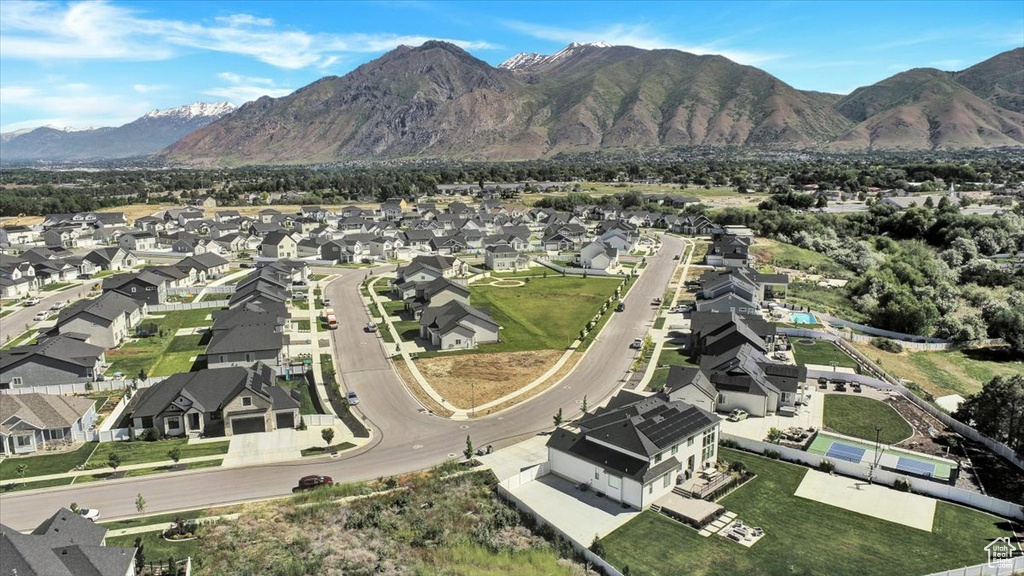 Bird's eye view featuring a residential view and a mountain view