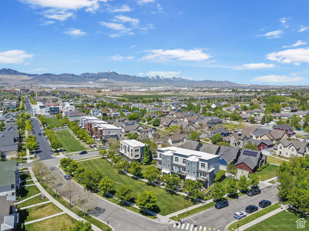 Aerial view with a residential view and a mountain view