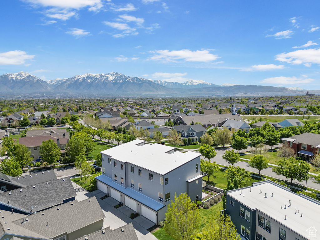 Birds eye view of property featuring a residential view and a mountain view