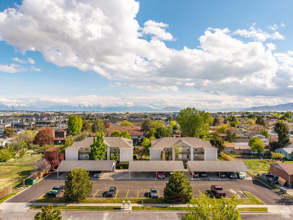 Bird's eye view featuring a residential view and a mountain view
