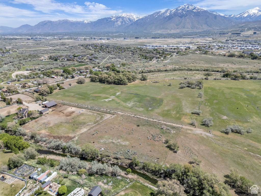 Drone / aerial view featuring a mountain view