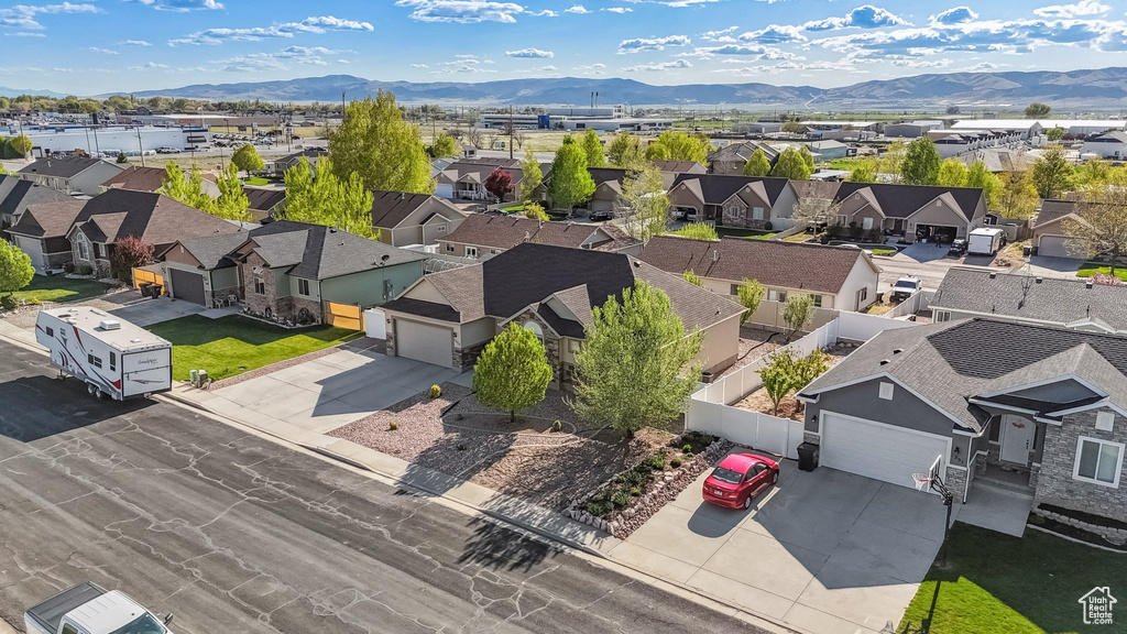Aerial view featuring a residential view and a mountain view