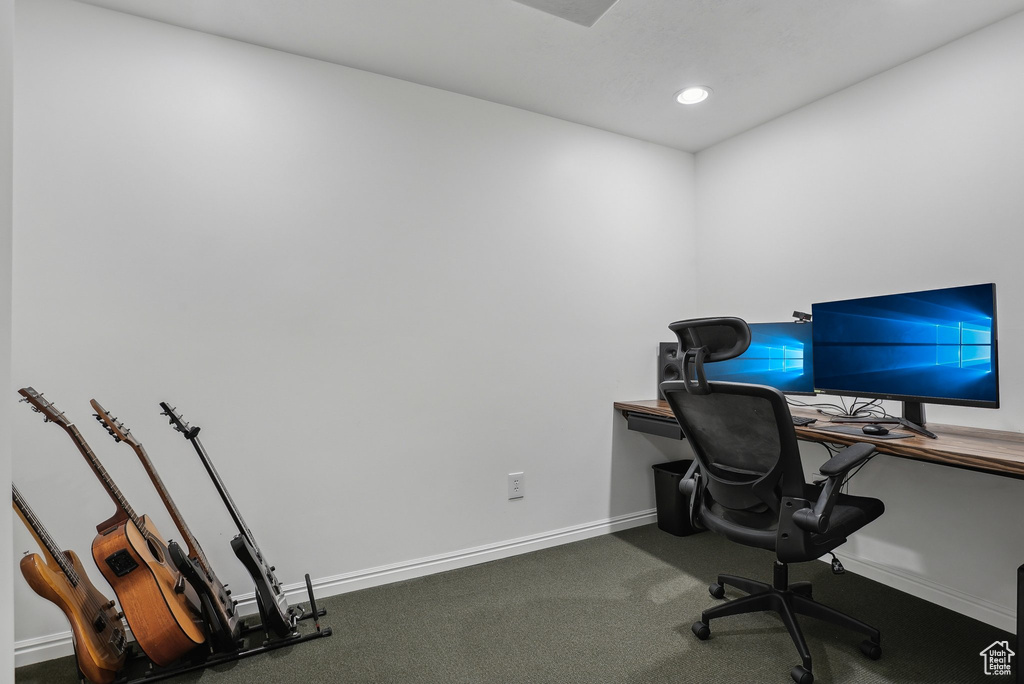 Home office with baseboards and recessed lighting
