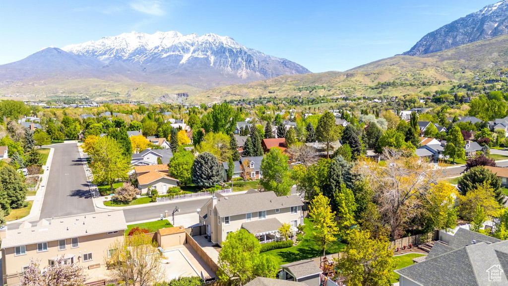 Birds eye view of property featuring a residential view and a mountain view