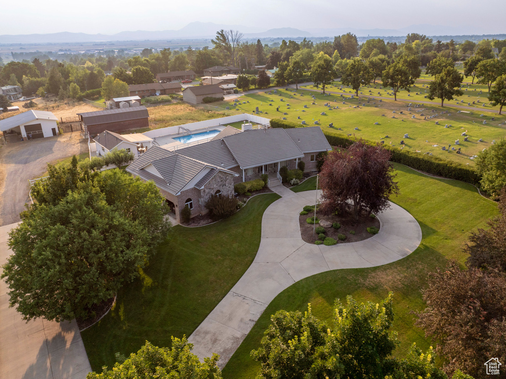 Birds eye view of property