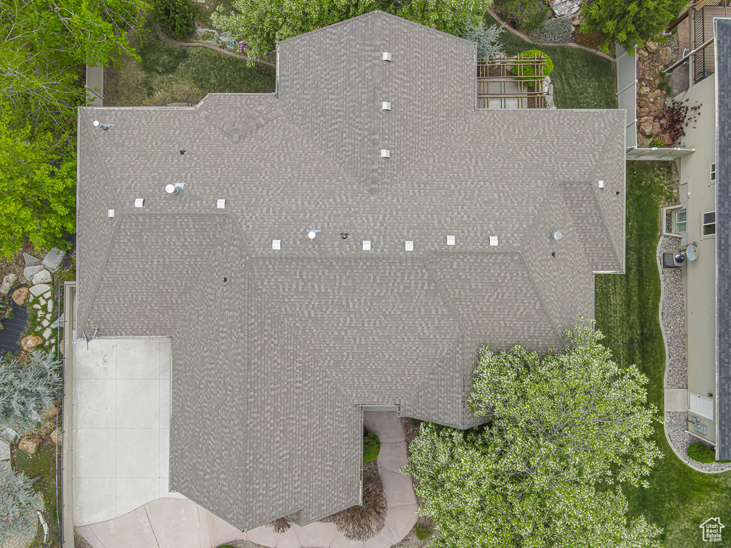 Birds eye view of property
