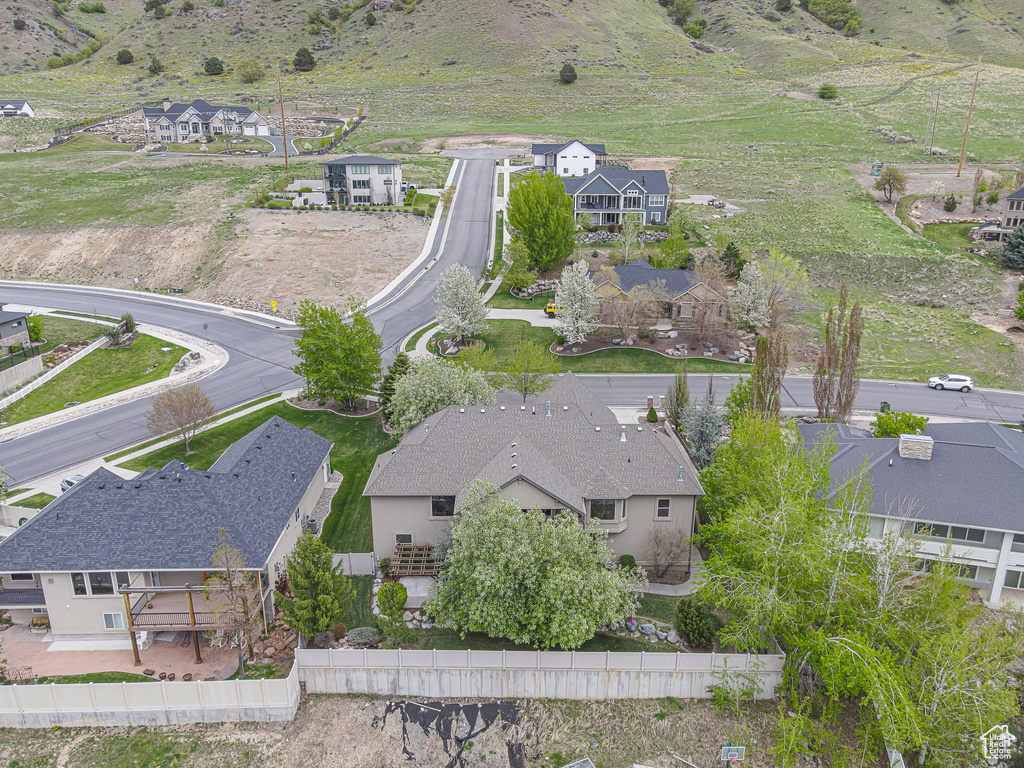 Birds eye view of property featuring a residential view