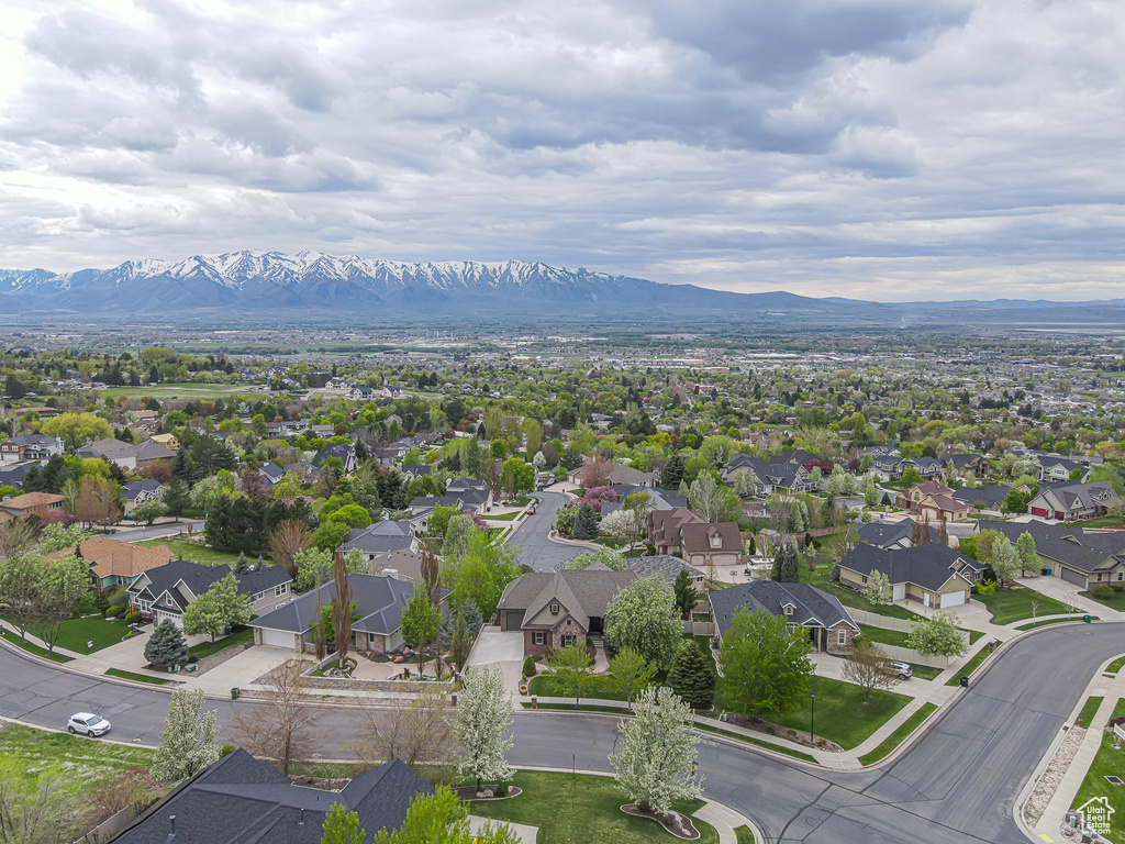 Bird's eye view with a residential view and a mountain view