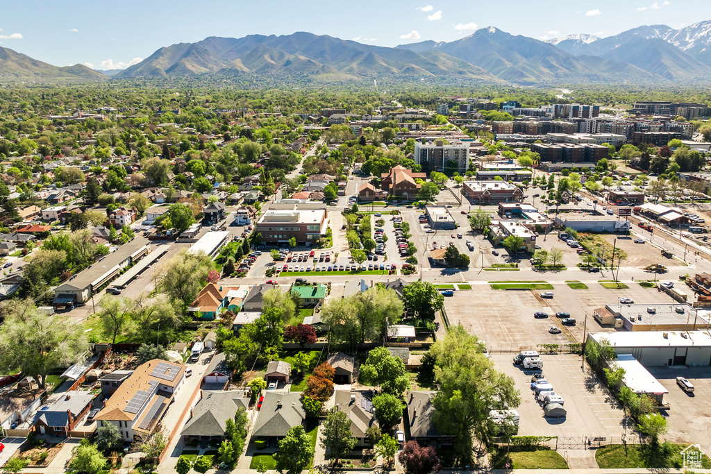 Drone / aerial view featuring a mountain view