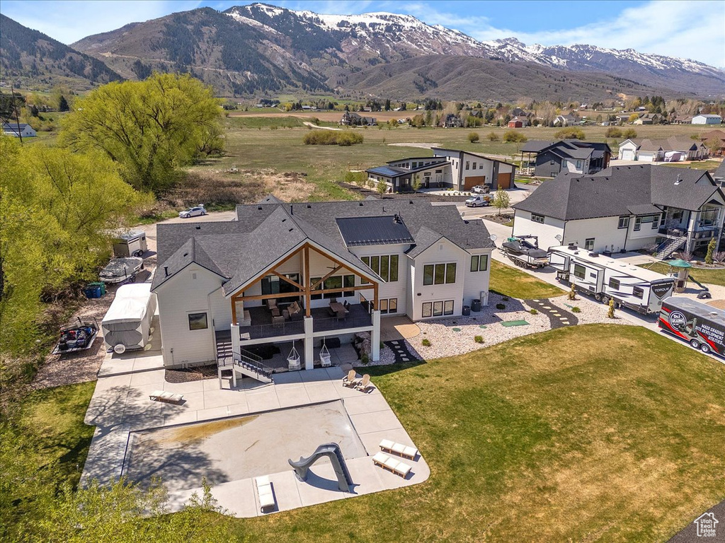 Bird\'s eye view featuring a mountain view