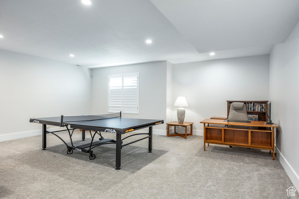 Playroom featuring carpet, baseboards, and recessed lighting