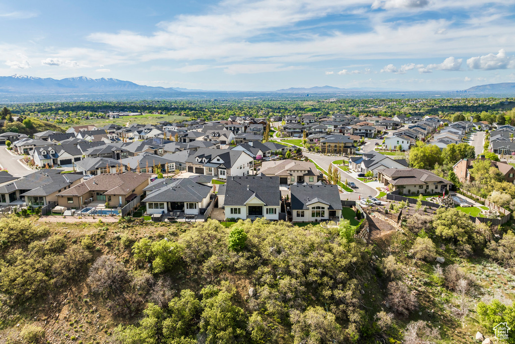 Bird's eye view featuring a mountain view and a residential view