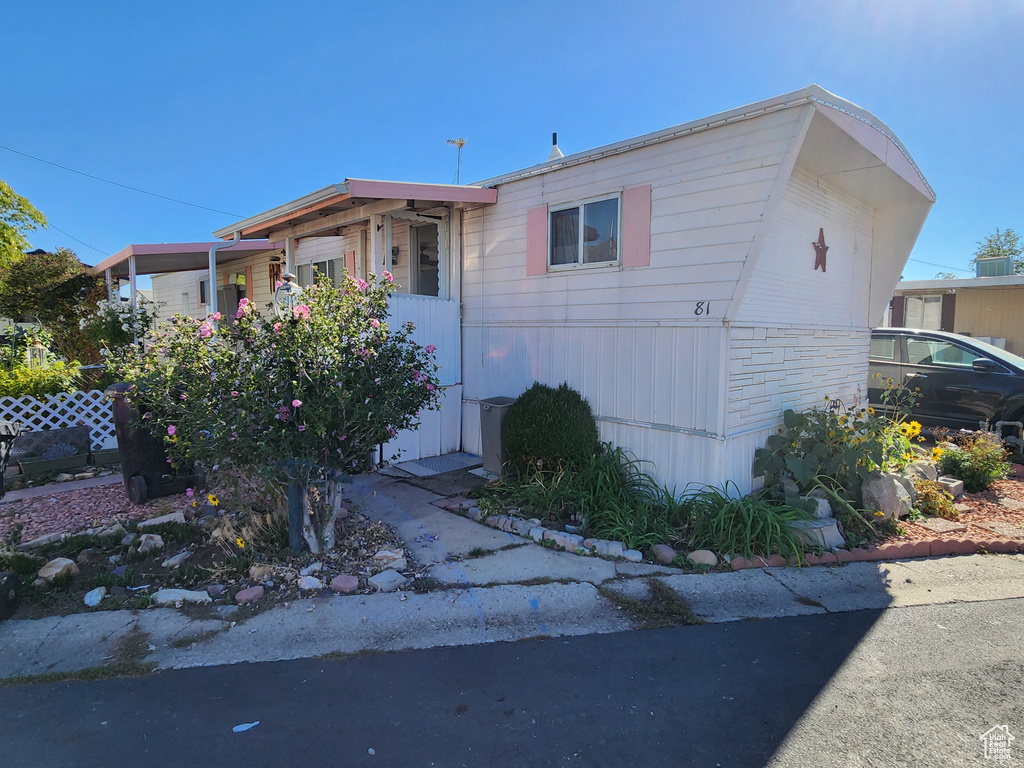 View of manufactured / mobile home