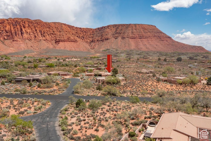 View of mountain feature