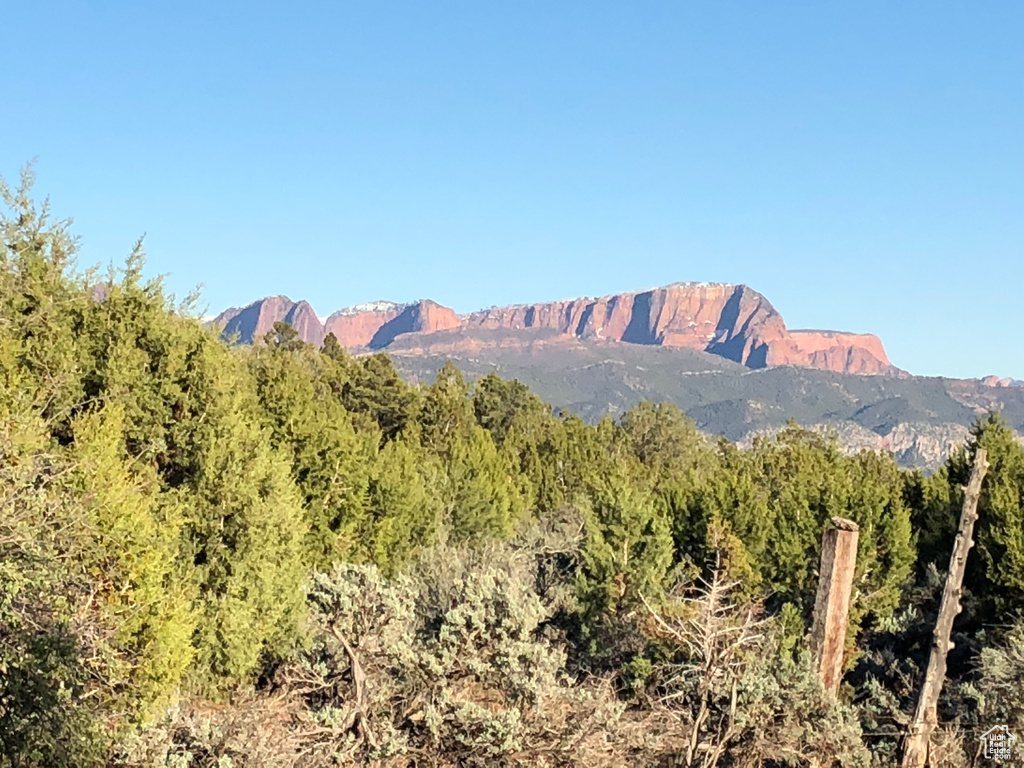 View of mountain feature
