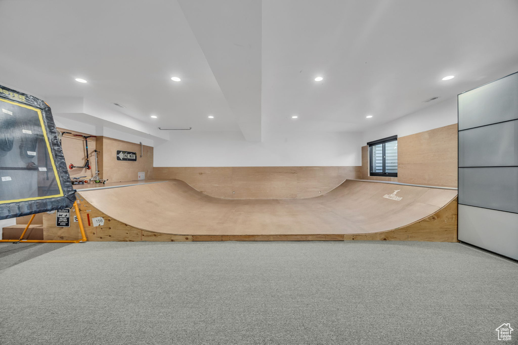 Reception area with recessed lighting