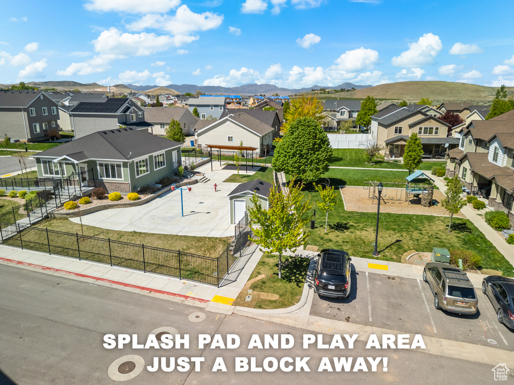 Bird's eye view featuring a residential view and a mountain view