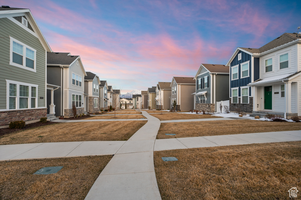 Surrounding community featuring a residential view