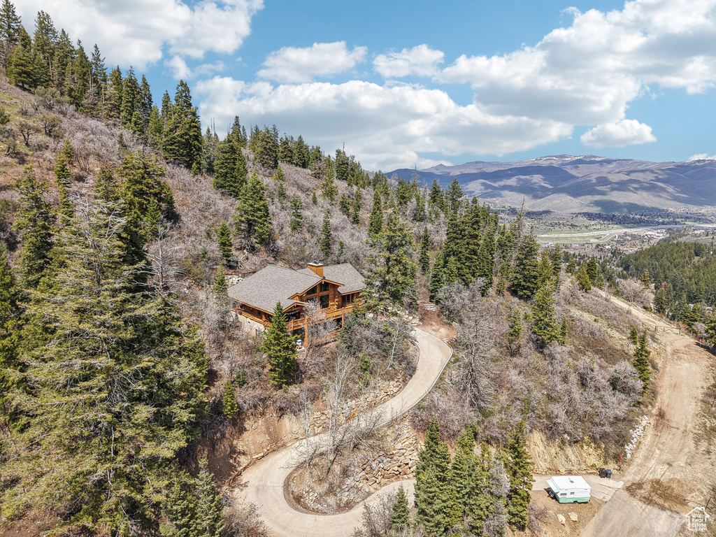 Drone / aerial view featuring a mountain view