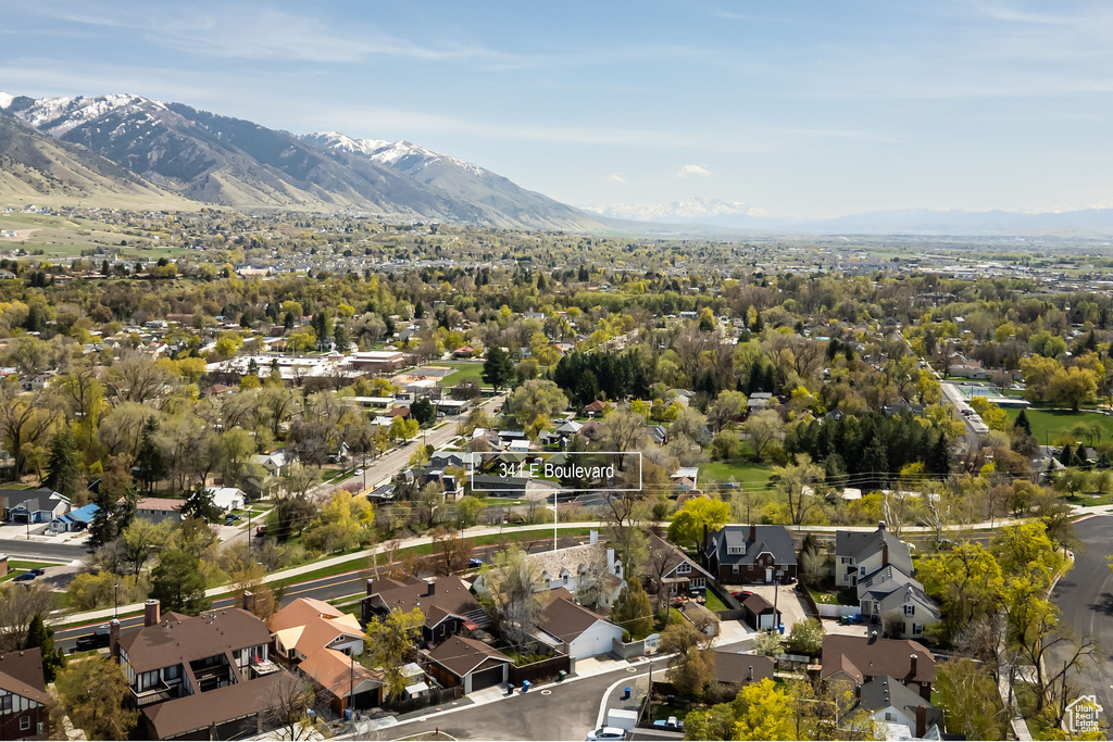 Bird\'s eye view featuring a residential view and a mountain view