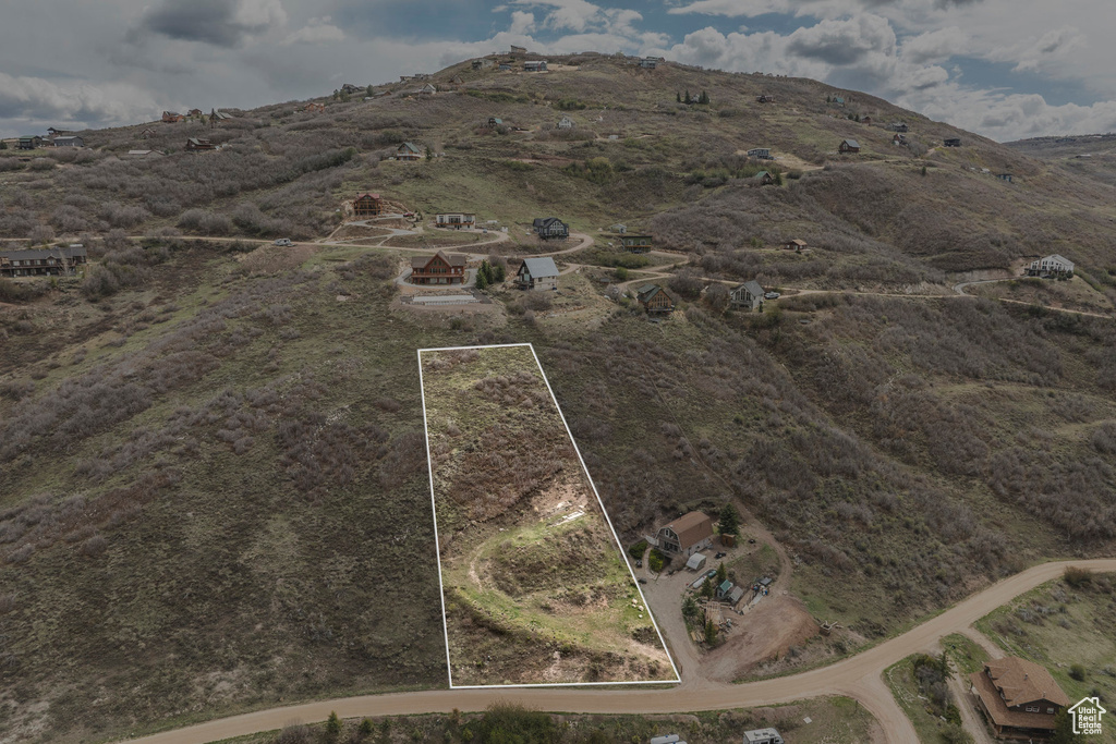 Aerial view with a mountain view