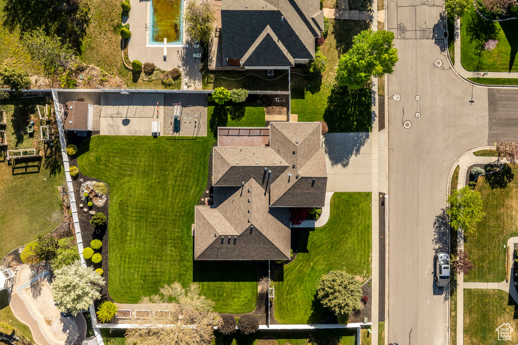 Bird\'s eye view