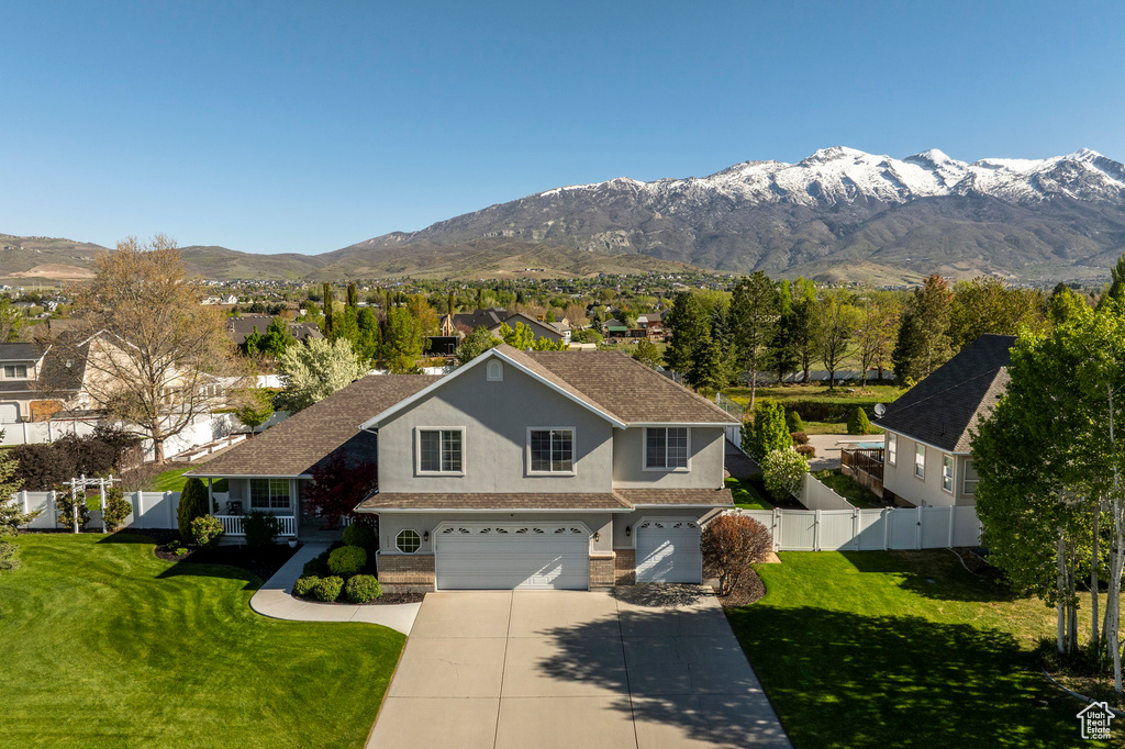 View of mountain feature featuring a residential view