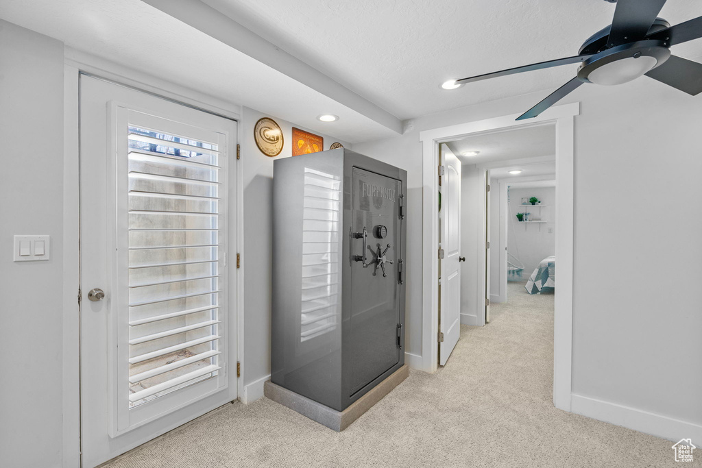 Bathroom featuring carpet floors, a ceiling fan, baseboards, and recessed lighting