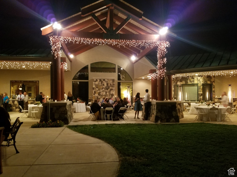 View of common area