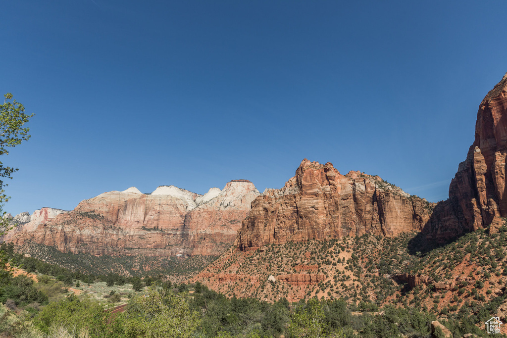 2538  ANASAZI WAY Springdale, UT 84767