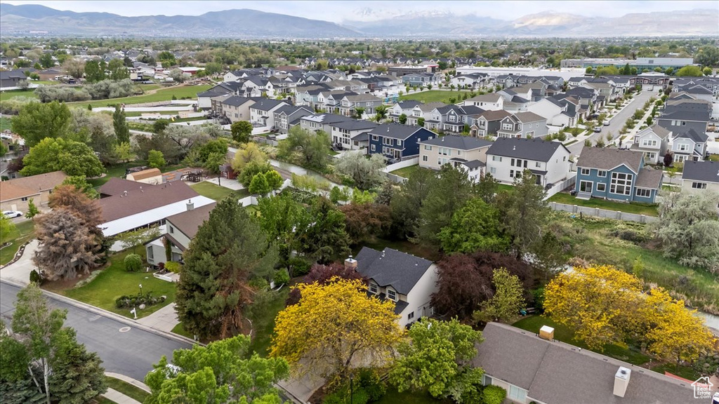 Birds eye view of property featuring a residential view and a mountain view
