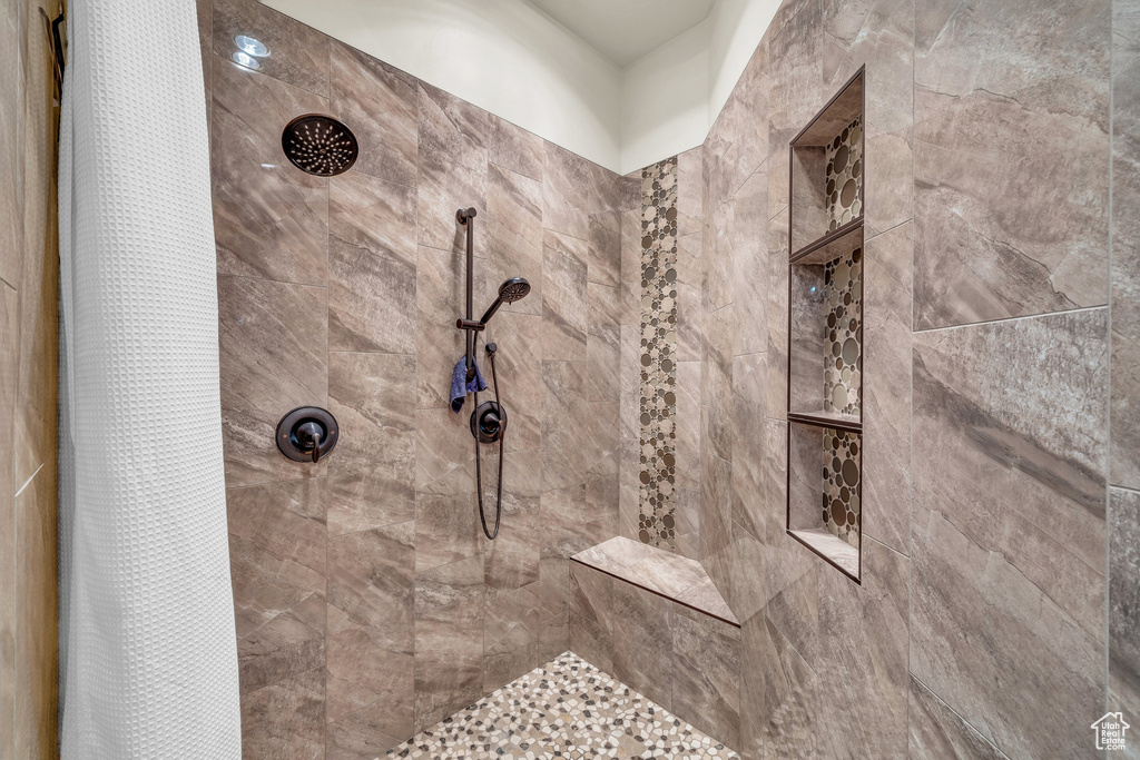 Details with tiled shower