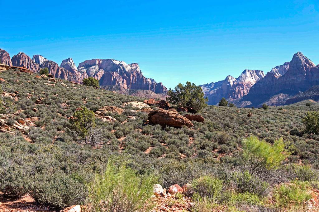 View of mountain feature