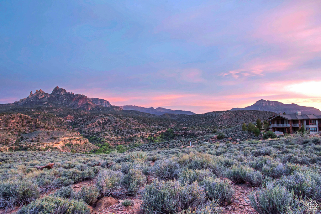 2613  CANYON POINT DR Springdale, UT 84767