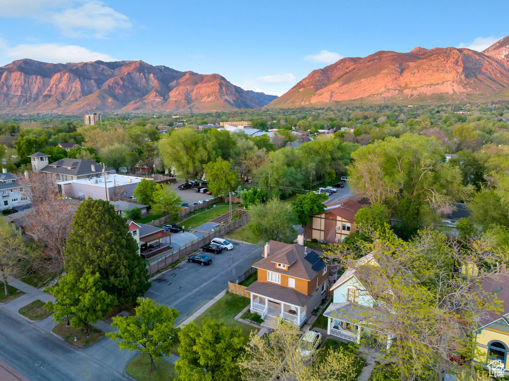 Bird's eye view featuring a mountain view and a residential view