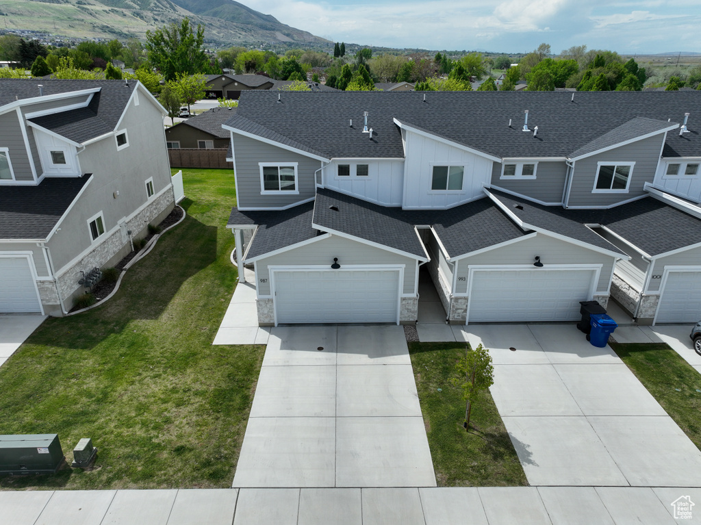 Bird's eye view featuring a mountain view and a residential view