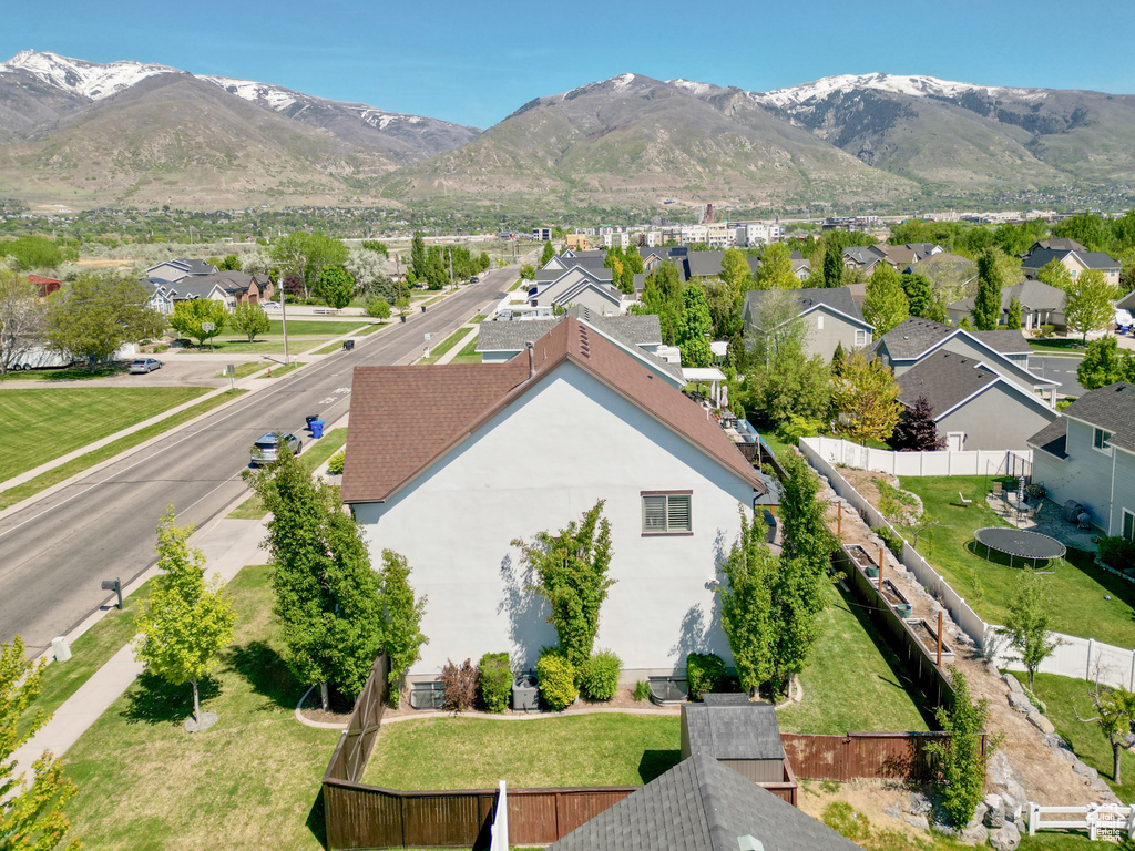 Bird's eye view featuring a mountain view and a residential view
