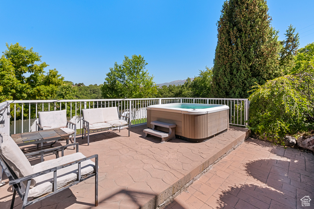 2247 COUNTRY OAKS DR Layton, UT 84040