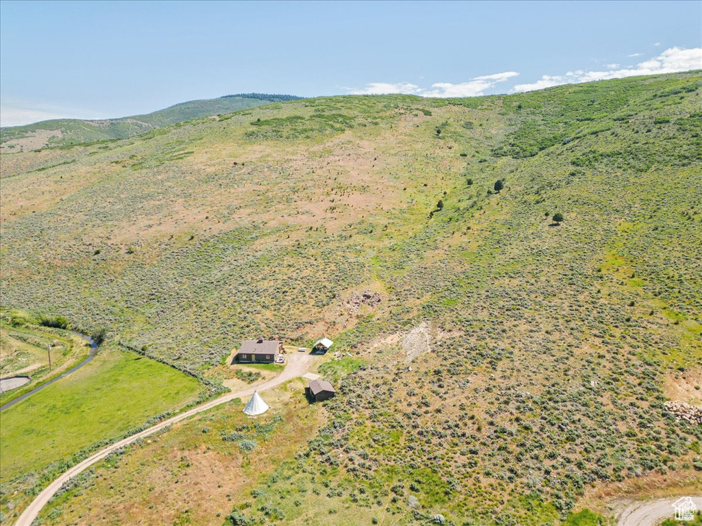 Aerial view with a mountain view