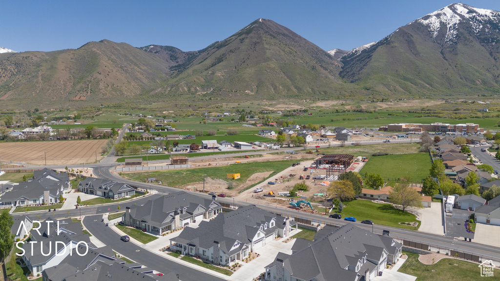 Mountain view featuring a residential view